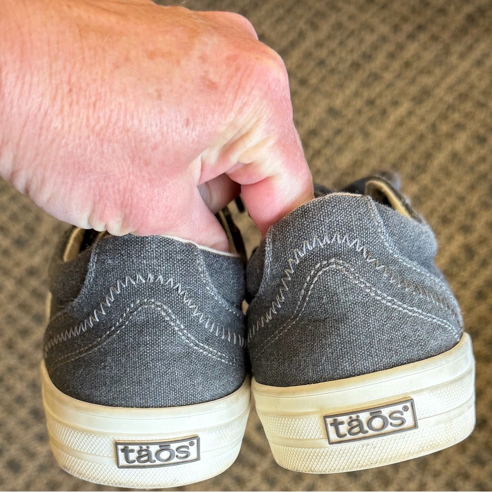 Taos Footwear Casual Canvas Sneakers in Charcoal Worn Once! - Picture 5 of 6